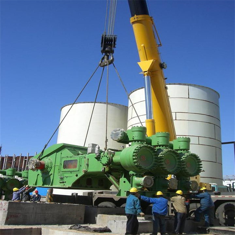 梁子湖吊装起重机械